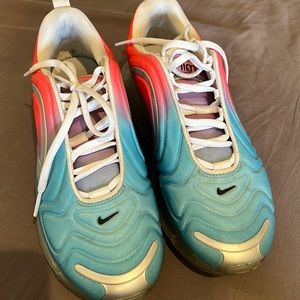 Gently used Nike air max